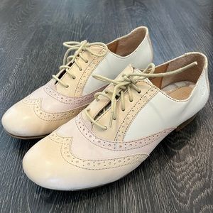 Born Lace-up Leather Oxfords